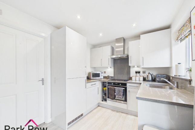 30, Daisy Bank Avenue, Leeds photo 4