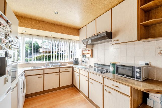 126, Westburn Avenue, West Yorkshire photo 4
