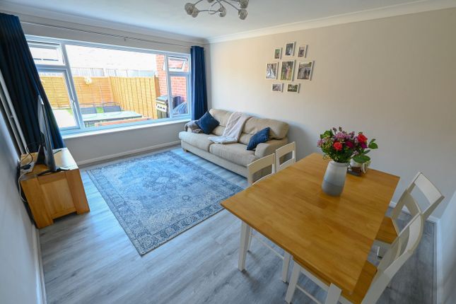 18, Richmond Road, WIMBORNE photo 4