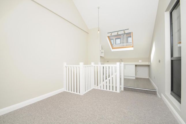 End terrace house to rent in Higham Road, Chesham