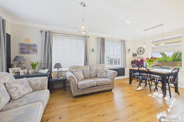17, Higher Woodway Road, Teignmouth photo 4
