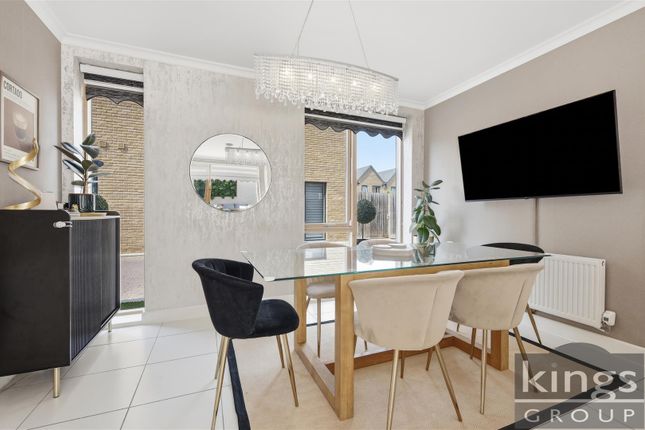 2, Goldcrest Way, Harlow photo 4