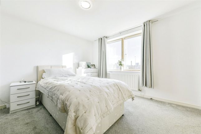 Flat for sale in Kilby Road, Stevenage, Hertfordshire