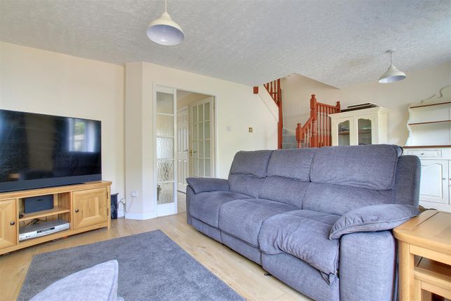 19, Exmoor Close, Huntingdon photo 4