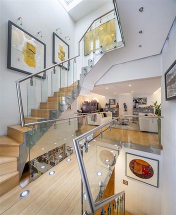 Mews house for sale in Pindock Mews, London