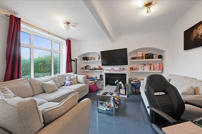212, St. Helier Avenue, Morden photo 2