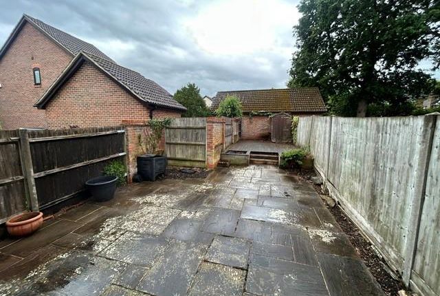 52, Bickney Way, Leatherhead photo 2