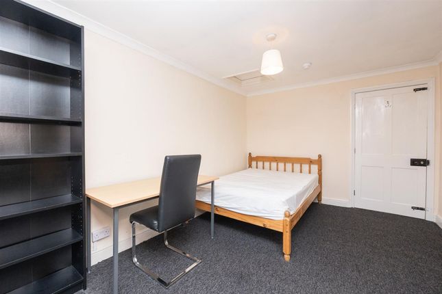 Room 2, 57 Queens Road, Bristol photo 2