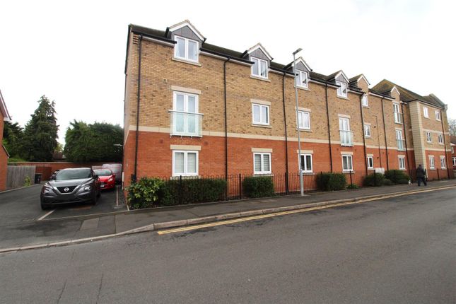 Thumbnail Flat to rent in The Hollies, Westfield Street, Higham Ferrers, Rushden