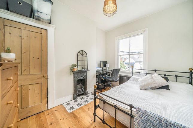 9, Graveney Road, London photo 4