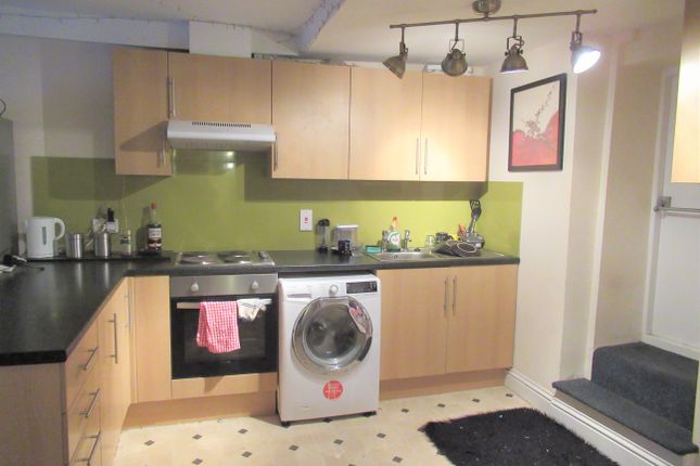 Flat 2 Porters Place, 3a, Princes Street, Somerset photo 2