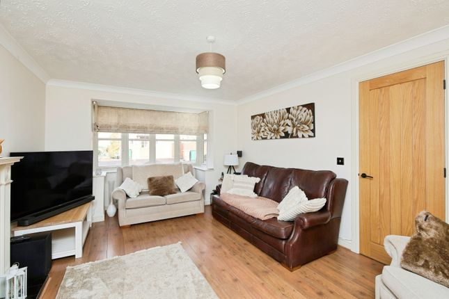 9, Laurel Drive, Aston-on-Trent photo 2