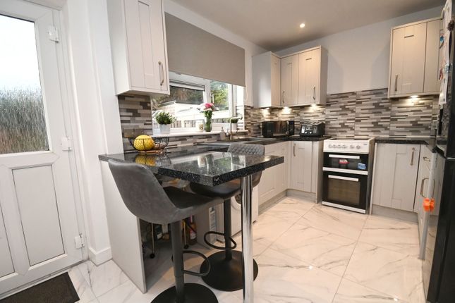 40, Longsight Road, Barnsley photo 5