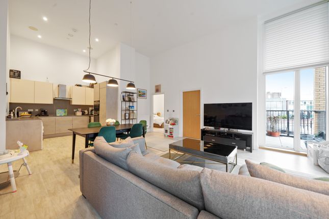 Flat for sale in Quayle Crescent, Whetstone