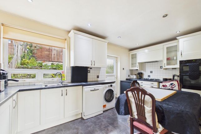 6, Ayrton Crescent, Bingley photo 4