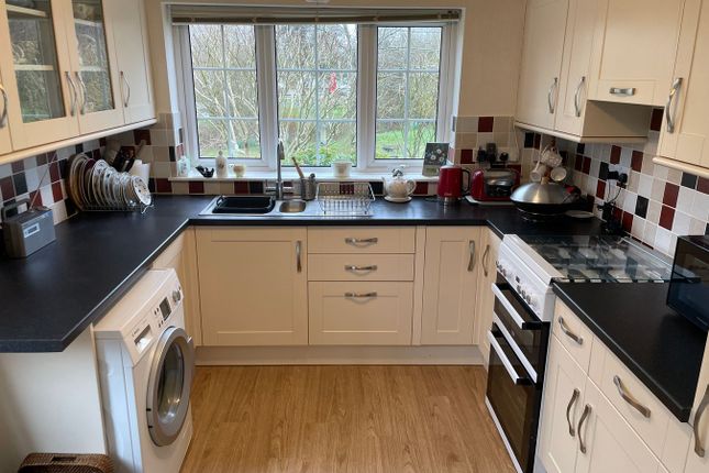 4, Brooklands Close, Leicester photo 4