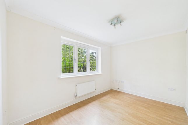 2, Oxfordshire Place, Warfield photo 3