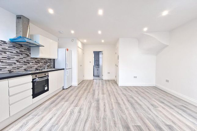 Thumbnail Property to rent in West Green Road, London