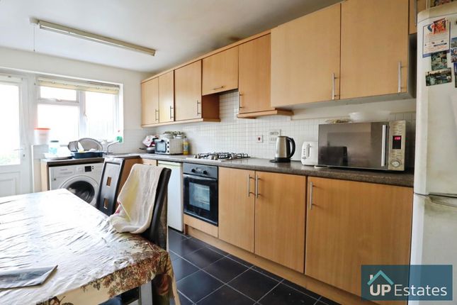 64, Chorley Way, Coventry photo 4