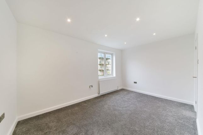 Town house for sale in Carleton Road, Tufnell Park