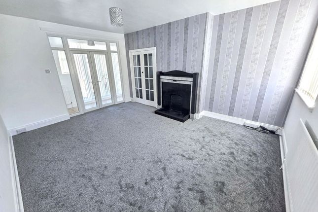 10, Chichester Avenue, Cramlington photo 2