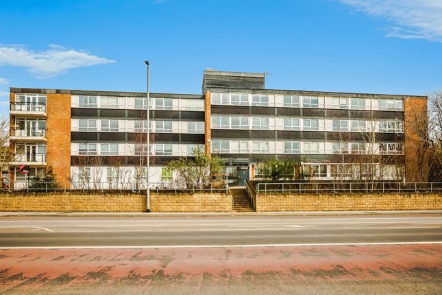 Thumbnail Flat for sale in Commercial Road, Leeds