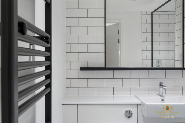 Flat 2, Finlay House, London photo 3