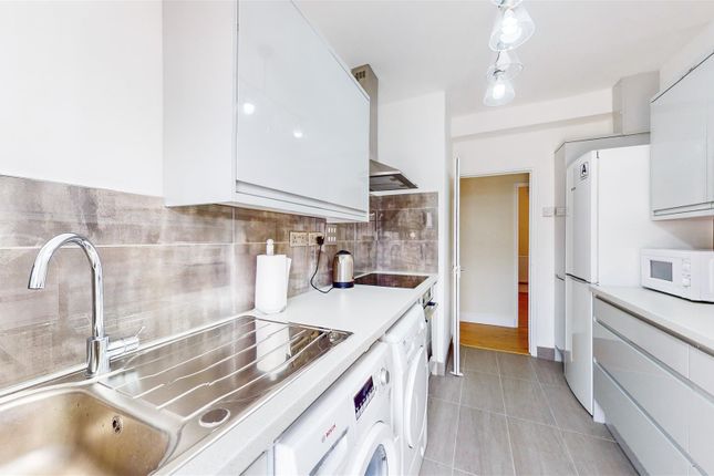 Flat to rent in Thornaby House, Canrobert Street, Bethnal Green