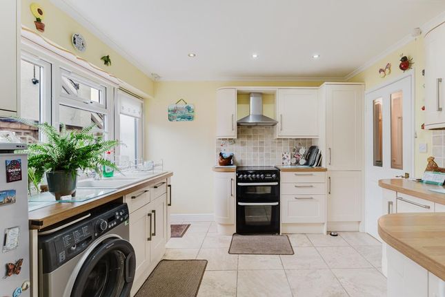 10, Grenville Close, Corby photo 3