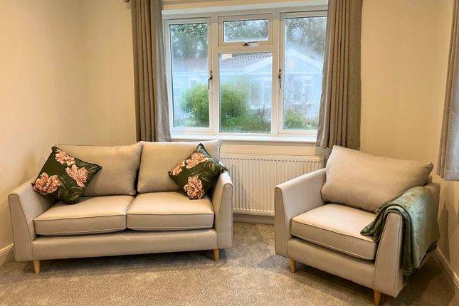 15, Brooks Close, Tonbridge photo 2