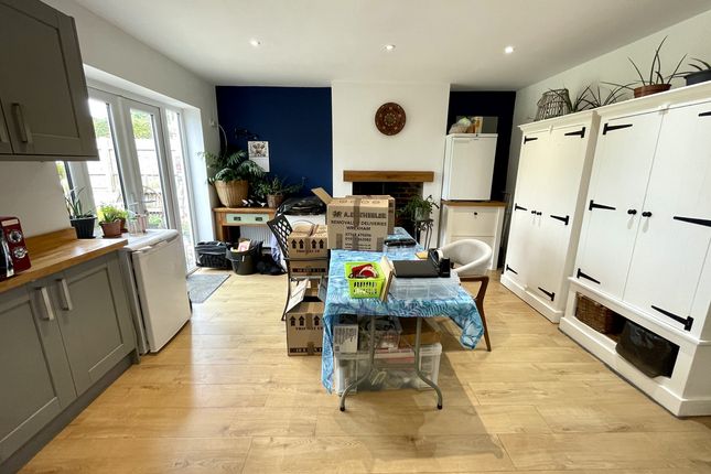 3, Wayne Close, Chepstow photo 3