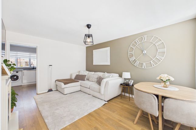 14 Bursdon Close, Sidcup, Kent photo 3