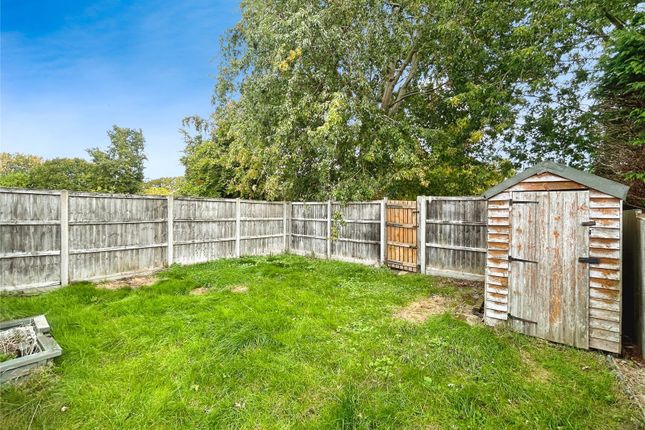 46, Fallowfield, Hampshire photo 2