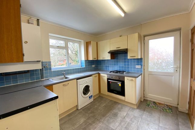 10, Squirrel Lane, High Wycombe photo 5