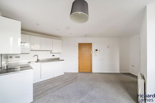 17, Avebury House, Bentham Close photo 3