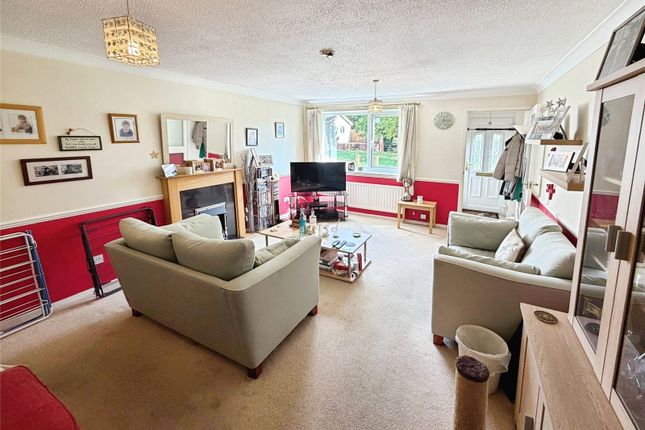 21, Hollymount Close, Devon photo 3