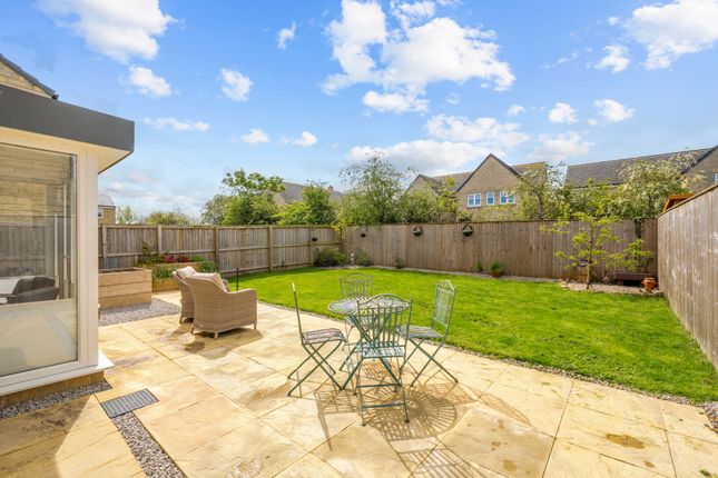 19 Oakstead Garth, Harrogate photo 4