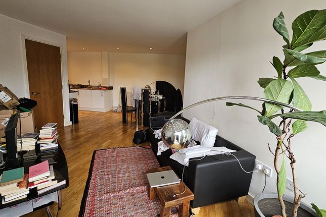 Thumbnail Flat to rent in Alscot Road, London