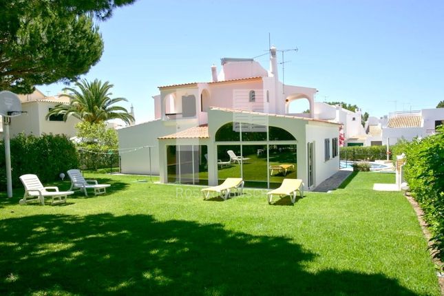 Villa for sale in Vilamoura, 8125, Portugal