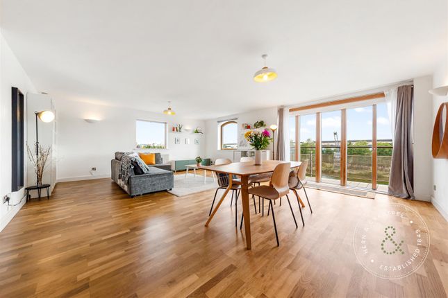 69, Henke Court, Cardiff photo 3