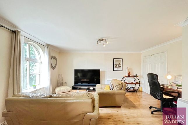 6, Cromwell Avenue, Stockport photo 3