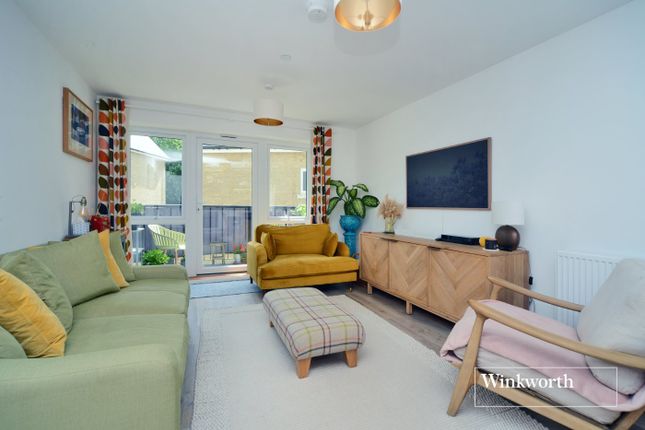 Thumbnail Flat for sale in Gunpowder Road, Worcester Park