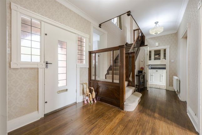 4, Vicarage Gardens, Scunthorpe photo 3