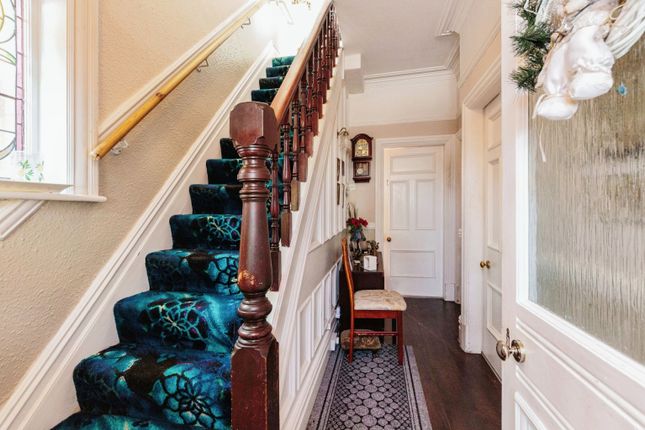 18, Arundel Avenue, Lancashire photo 2