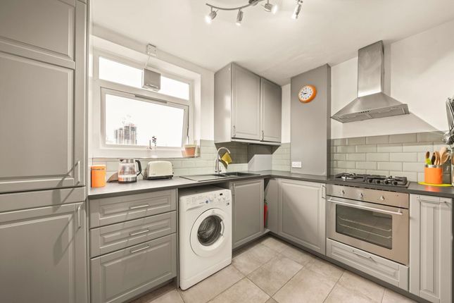 Flat 31, Landmann House, Rennie Estate, London photo 2