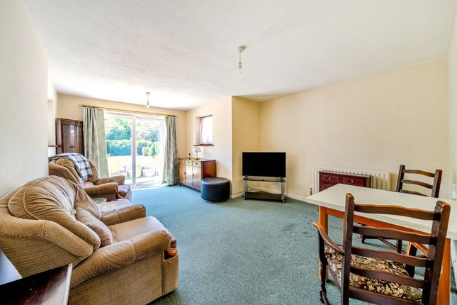 55 Manor Lane, Chichester photo 3