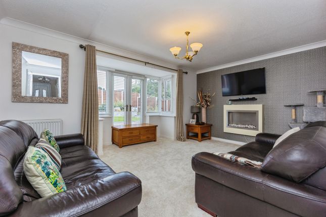 8, Highfield Glen, Greater Manchester photo 4