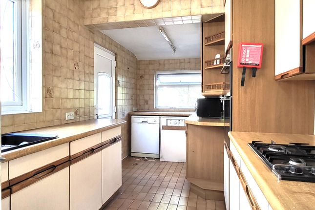 40, North Western Avenue, Watford photo 4
