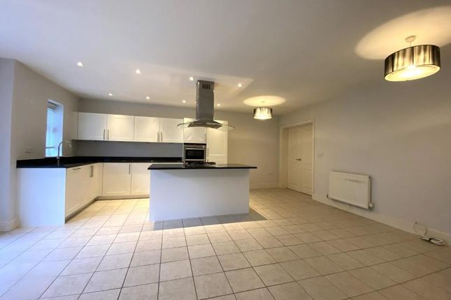 Detached house for sale in Sherbrooke Way, Worcester Park