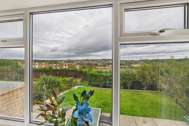97, Hollins Spring Avenue, Dronfield photo 3